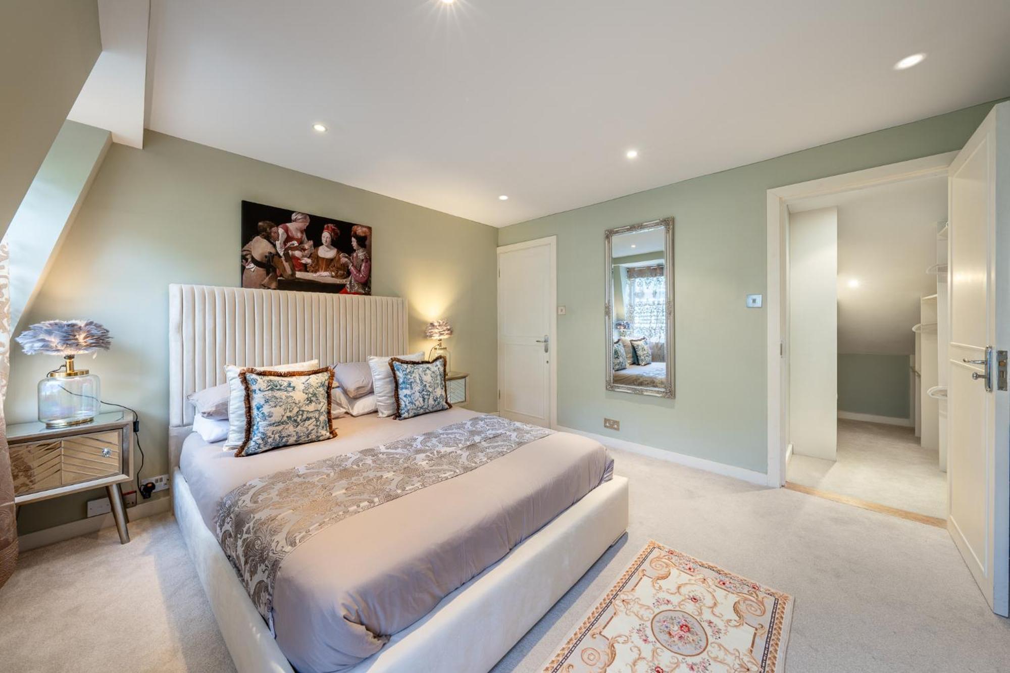 Huge 200sqm Luxury 3-bedroom Mews Appartement Londen