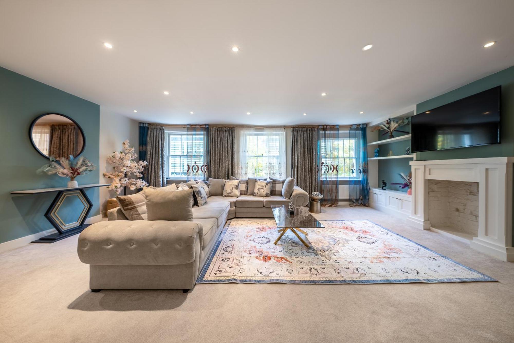 Huge 200sqm Luxury 3-bedroom Mews * Londen