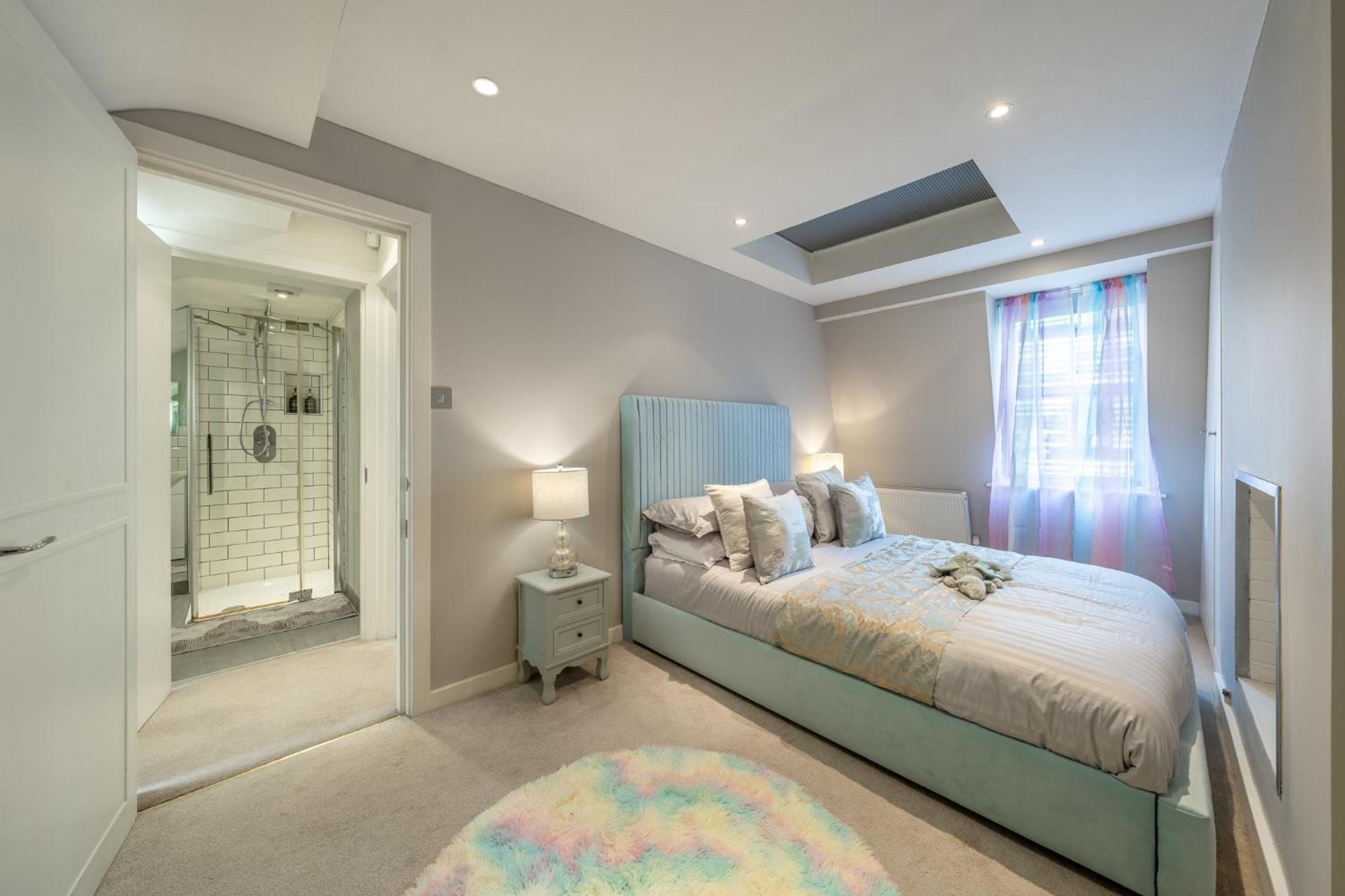 Huge 200sqm Luxury 3-bedroom Mews * Londen