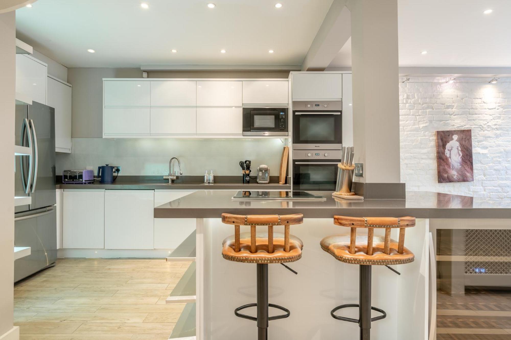 Huge 200sqm Luxury 3-bedroom Mews * Londen
