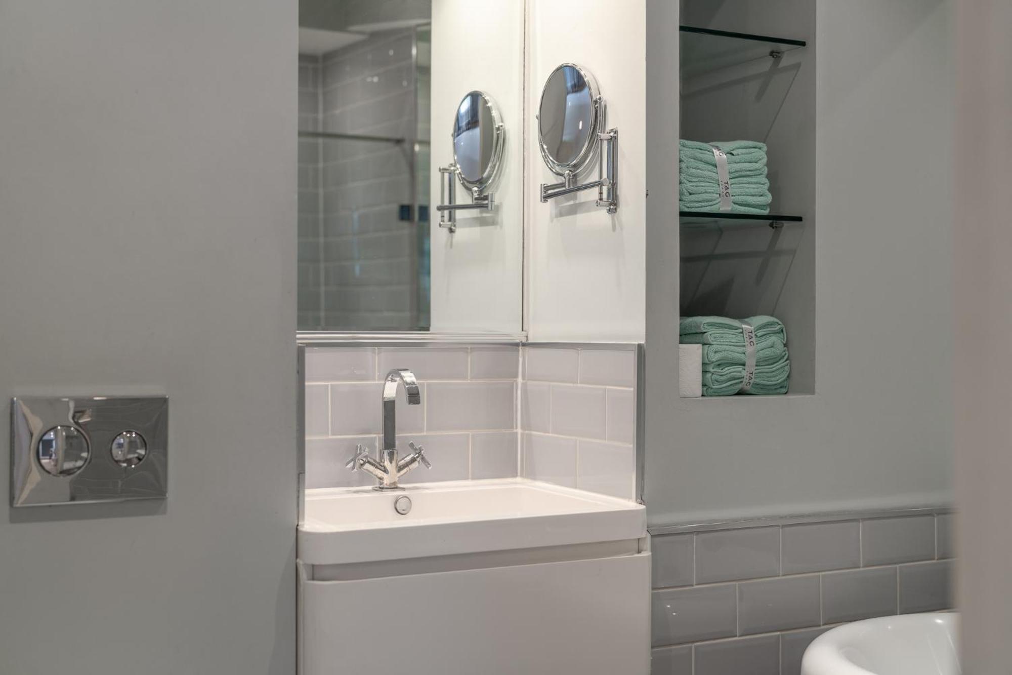 Appartement Huge 200sqm Luxury 3-bedroom Mews Londen
